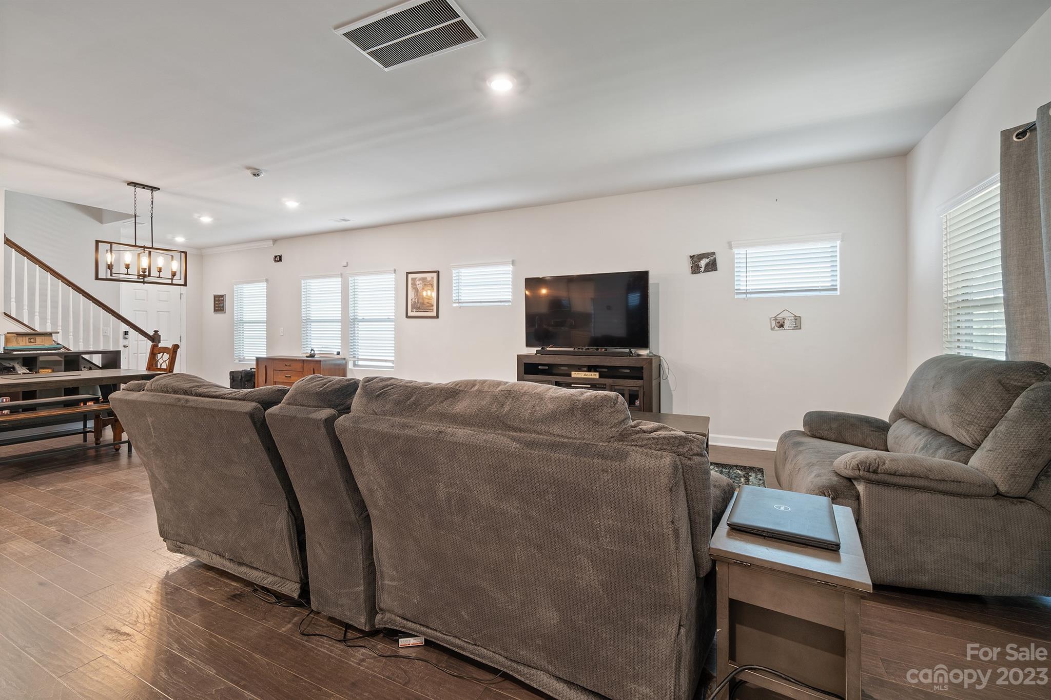 Larkhaven Hills - Residential