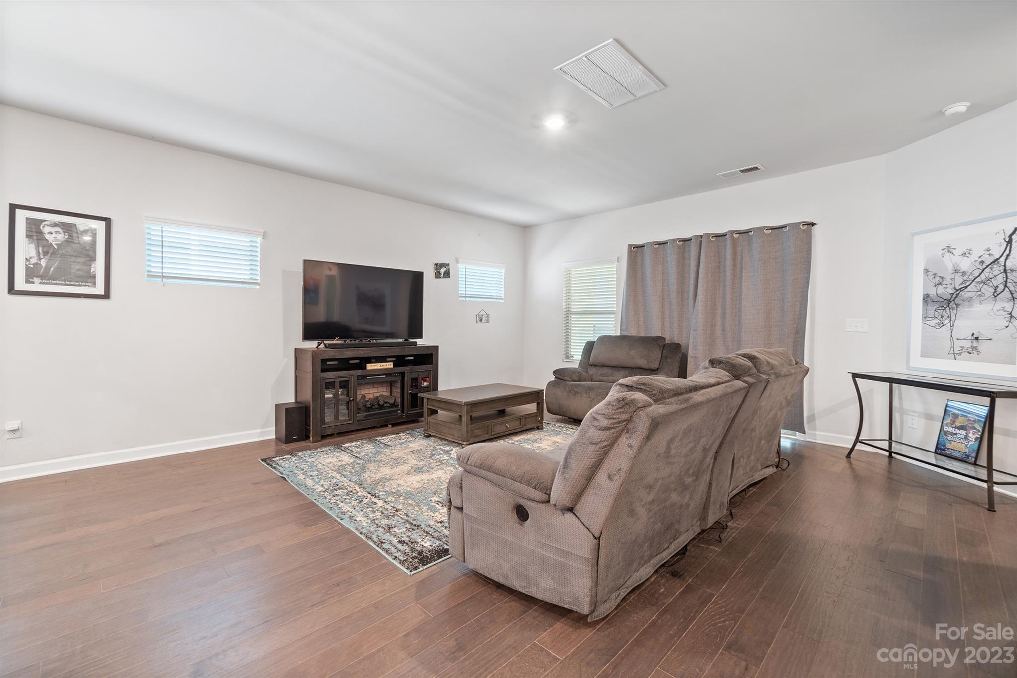 Larkhaven Hills - Residential