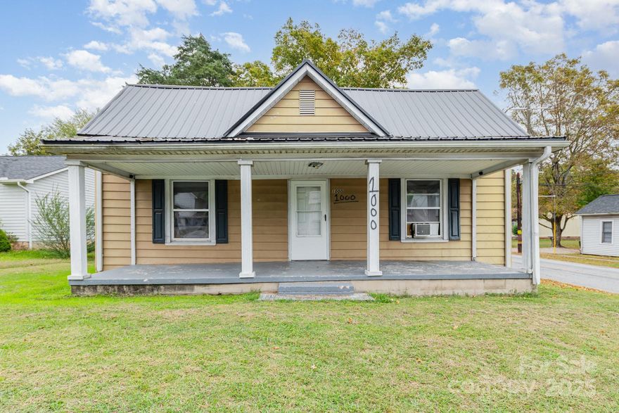 Own a promising 3-bedroom home just waiting for someone to unlock its potential. This property features a solid structure with a roof only 2 years old, offering peace of mind and reduced maintenance costs upfront. Inside, you’ll find a flexible layout ready for your improvements. Ideal for recasting spaces into modern bedrooms, an updated kitchen, or bonus living areas. The good bones of the home are there; cosmetic upgrades and vision will really drive the value. With some love and strategic updates, this one can deliver great return. Don’t miss your chance schedule a showing today and see why this home is a great canvas for your next project.