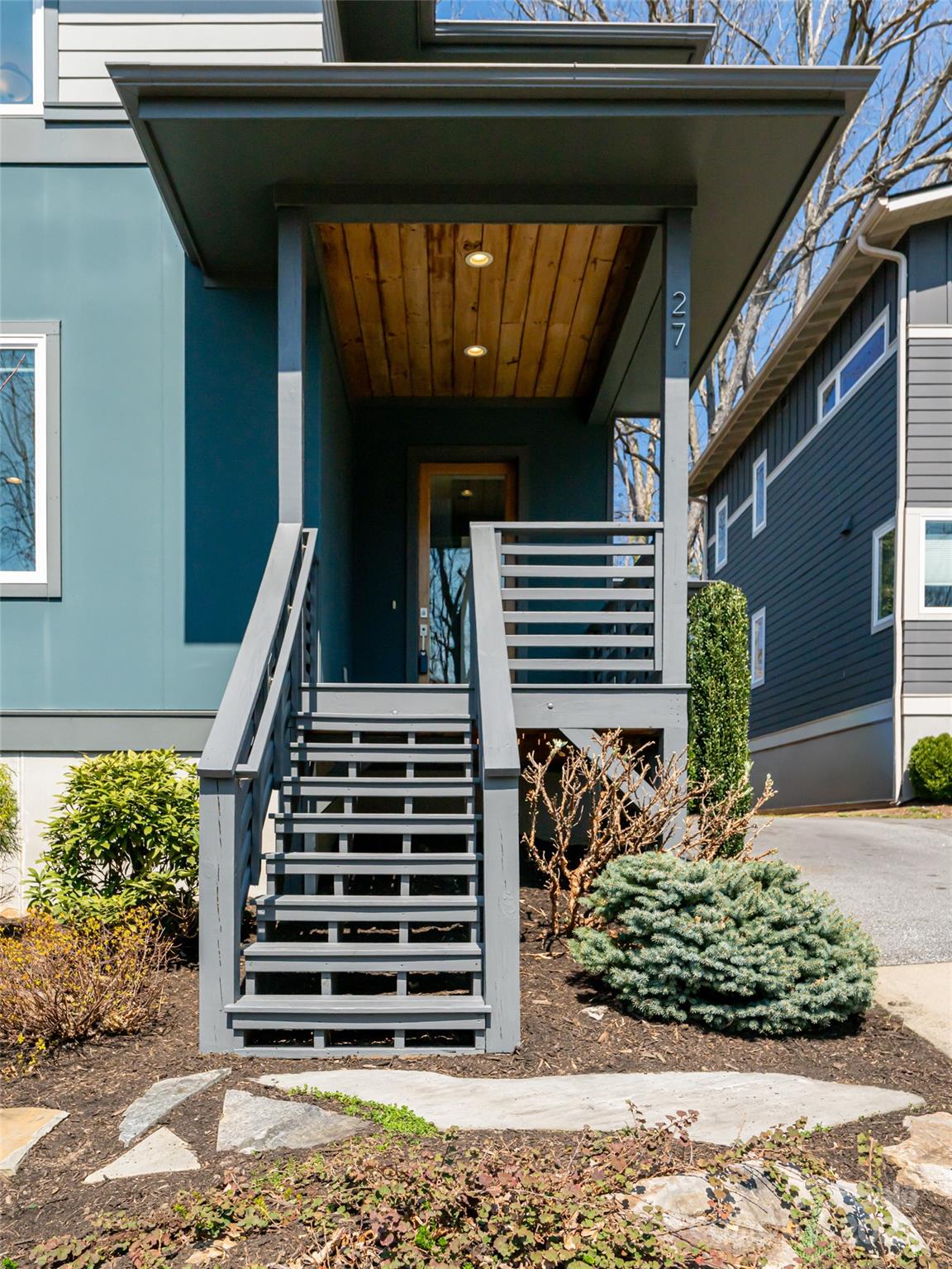 27 Mauricet Lane