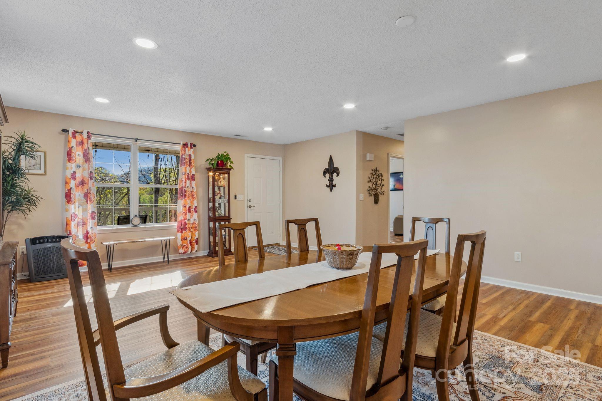 Hutchinson Woods - Residential