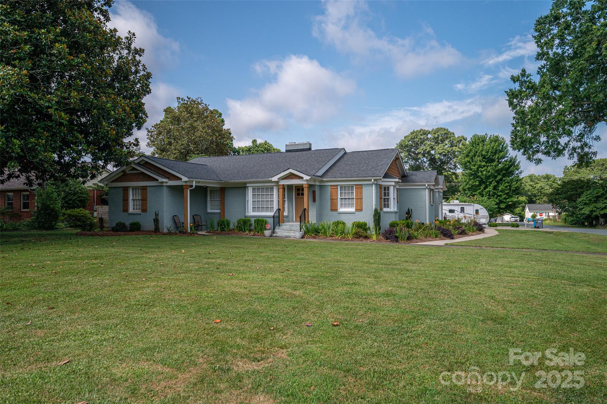 806 South Point Road