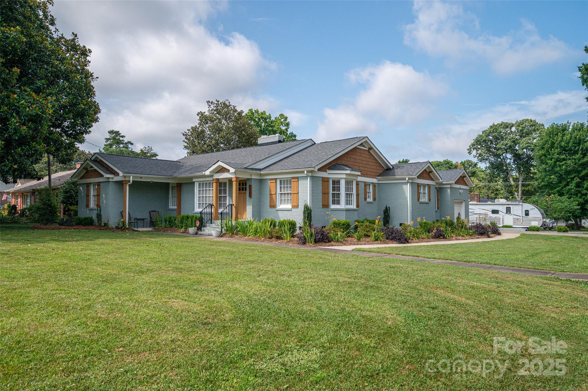 806 South Point Road