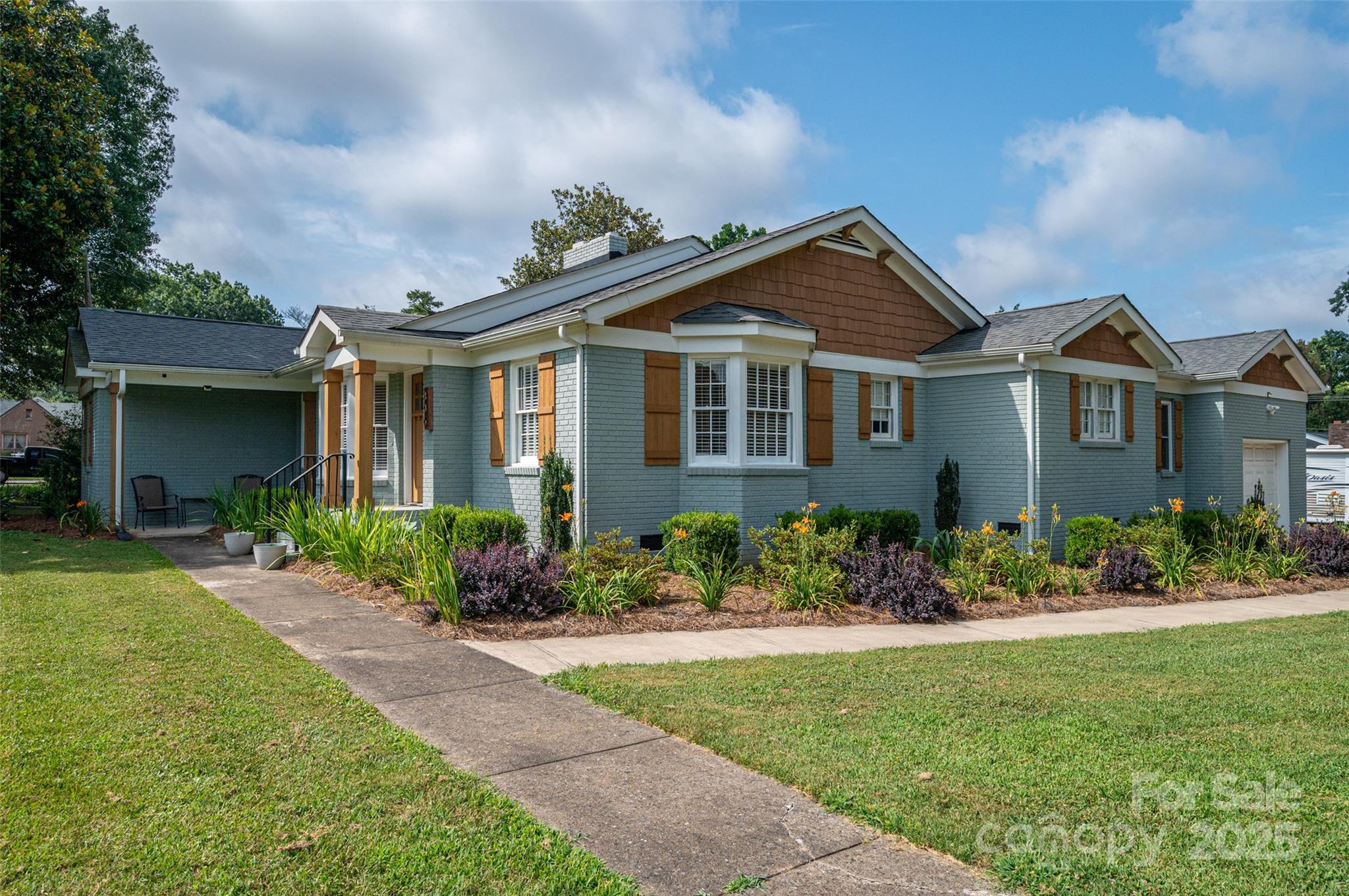 806 South Point Road