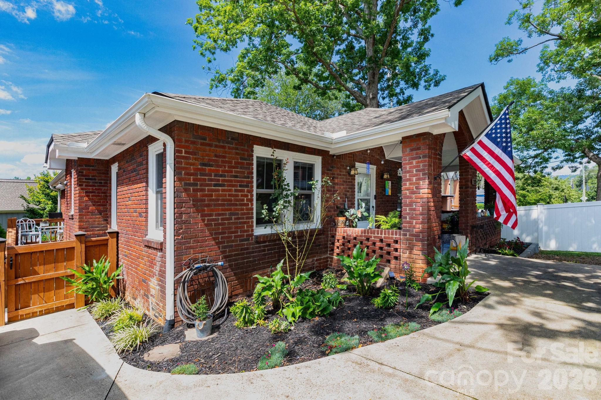 752 Fairview Road