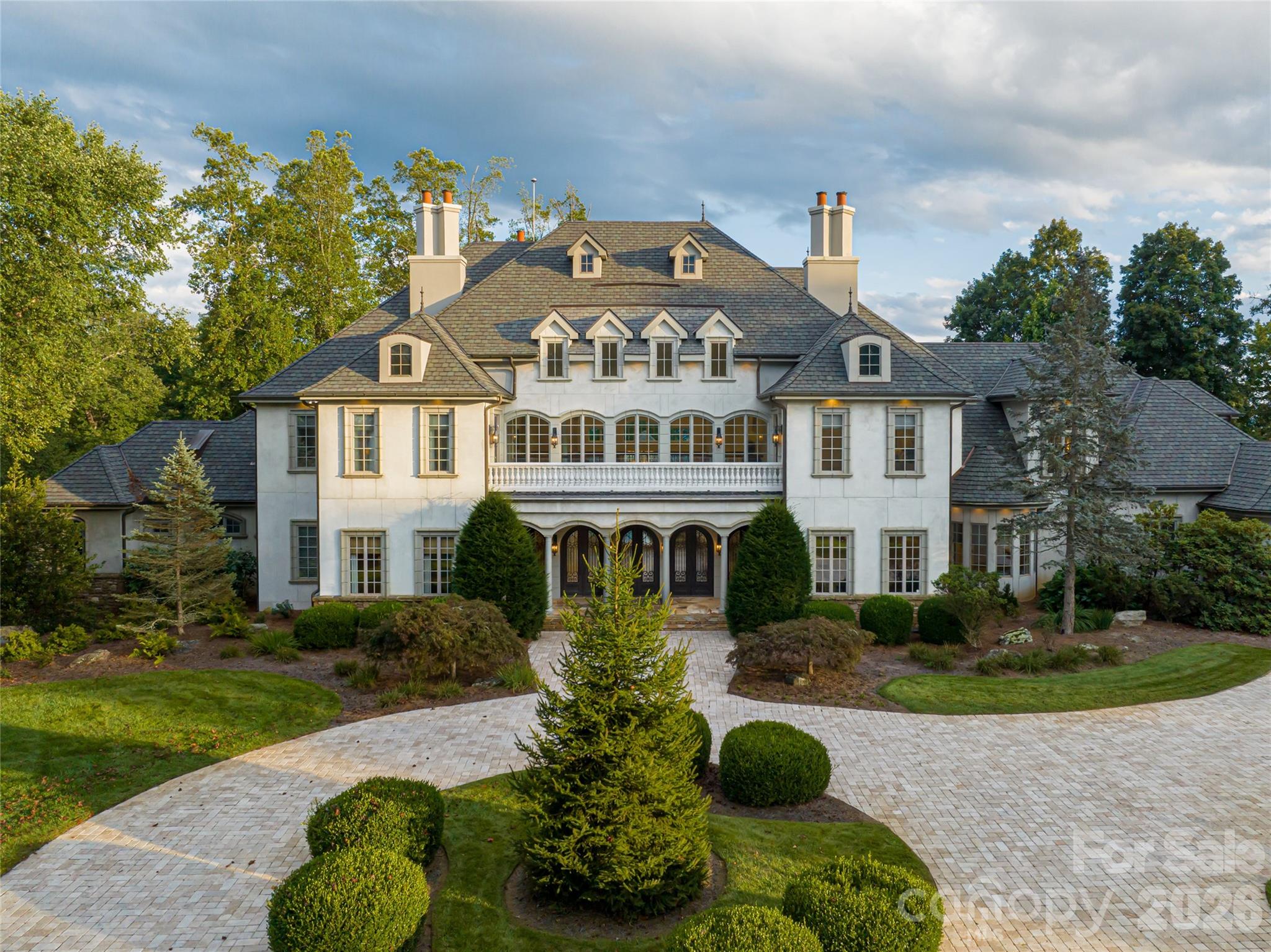 316 S Braeside Court