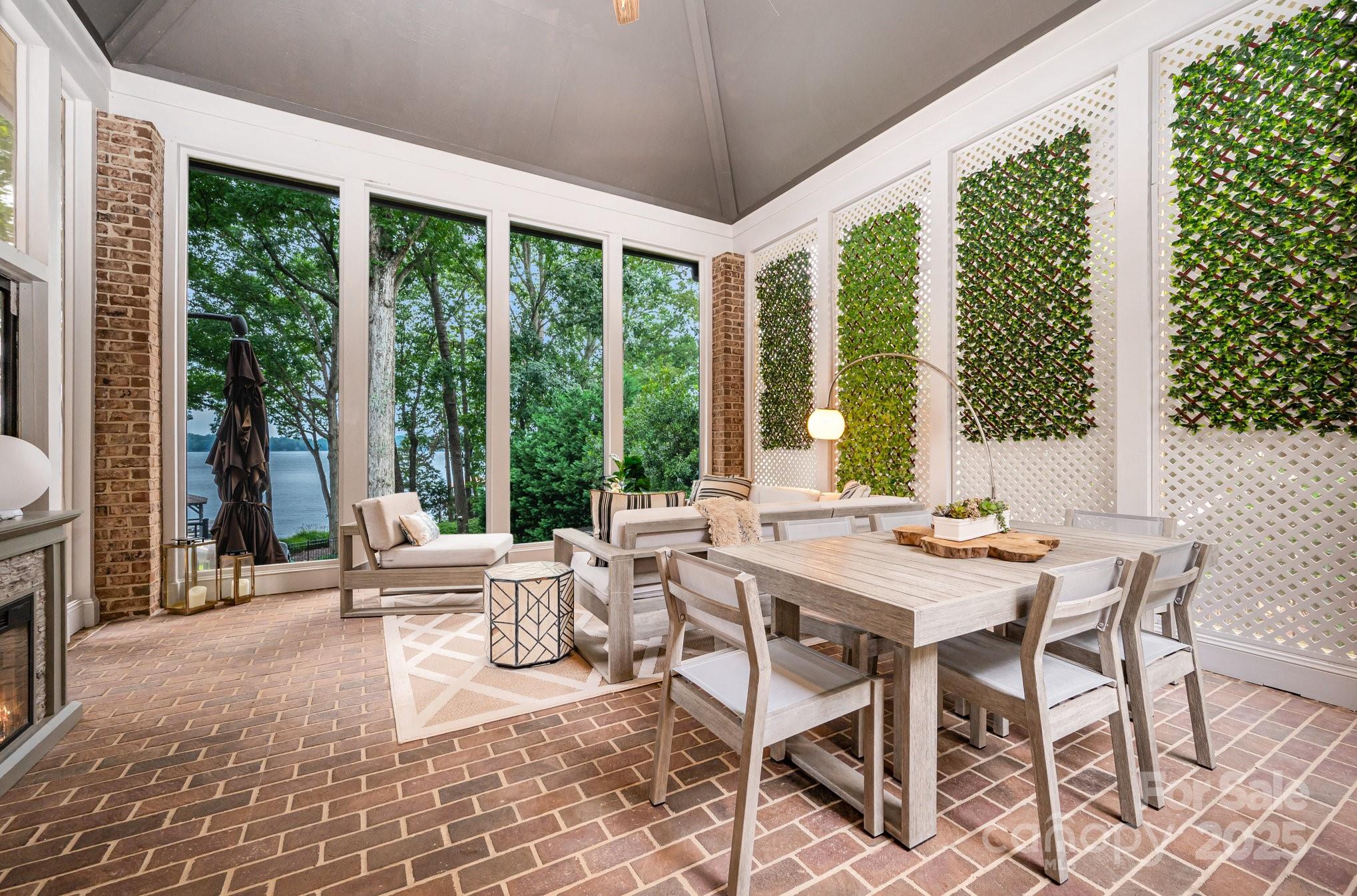 Lookout Point - Residential