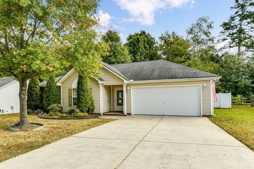 Wonderful opportunity to own a ranch home in the Laurel Creek subdivision.  This home has been wonderfully maintained and offers an open floor plan with a 2 car garage.  There is a vaulted ceiling and fireplace in the great room.  The kitchen has light cabinets, neutral countertops and pantry.  The Trane HVAC system is only 5 years old.  The primary suite offers a trey ceiling with walk in closet.  The back yard is very private and has a 6 foot privacy fence. Two inch blinds throughout.  Must see!