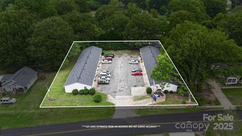 Photo of 1616 W Fifth Avenue, Gastonia, NC 28052 (MLS # 4310928)