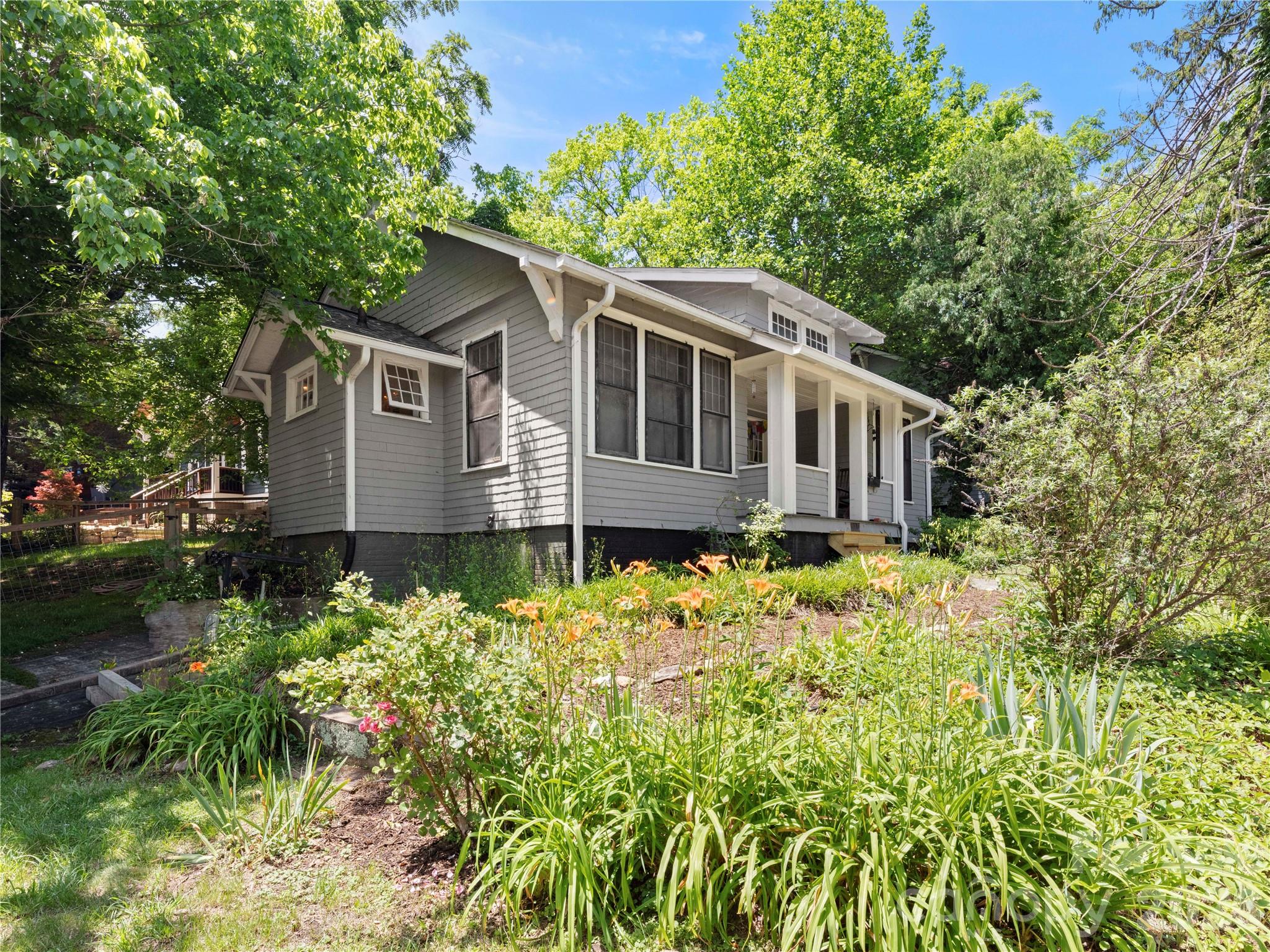 111 Annandale Avenue