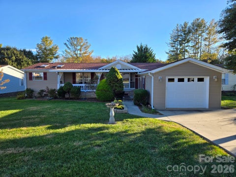Photo of 205 Misty Lane, Hendersonville, NC 28739 (MLS # 4437102)