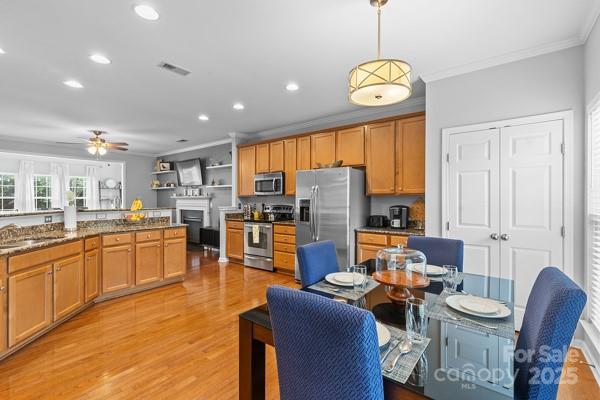 1216 Lange Court