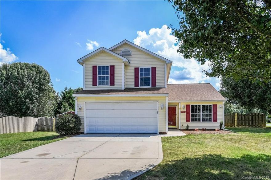 Wonderful, move-in-ready home in Brekonridge! This charming 3BR, 2.5BA home offers a bright kitchen w/granite c-tops, SS appliances and eat-in dining area that opens into Family Room w/gas logs and loads of natural light. Flex space on main ideal for a home office or play rm. Spacious Master Suite and two secondary BRs up. Large back yard w/patio and privacy fence is perfect for entertaining and your outdoor enjoyment. Fresh paint and new carpet throughout. Welcome home!