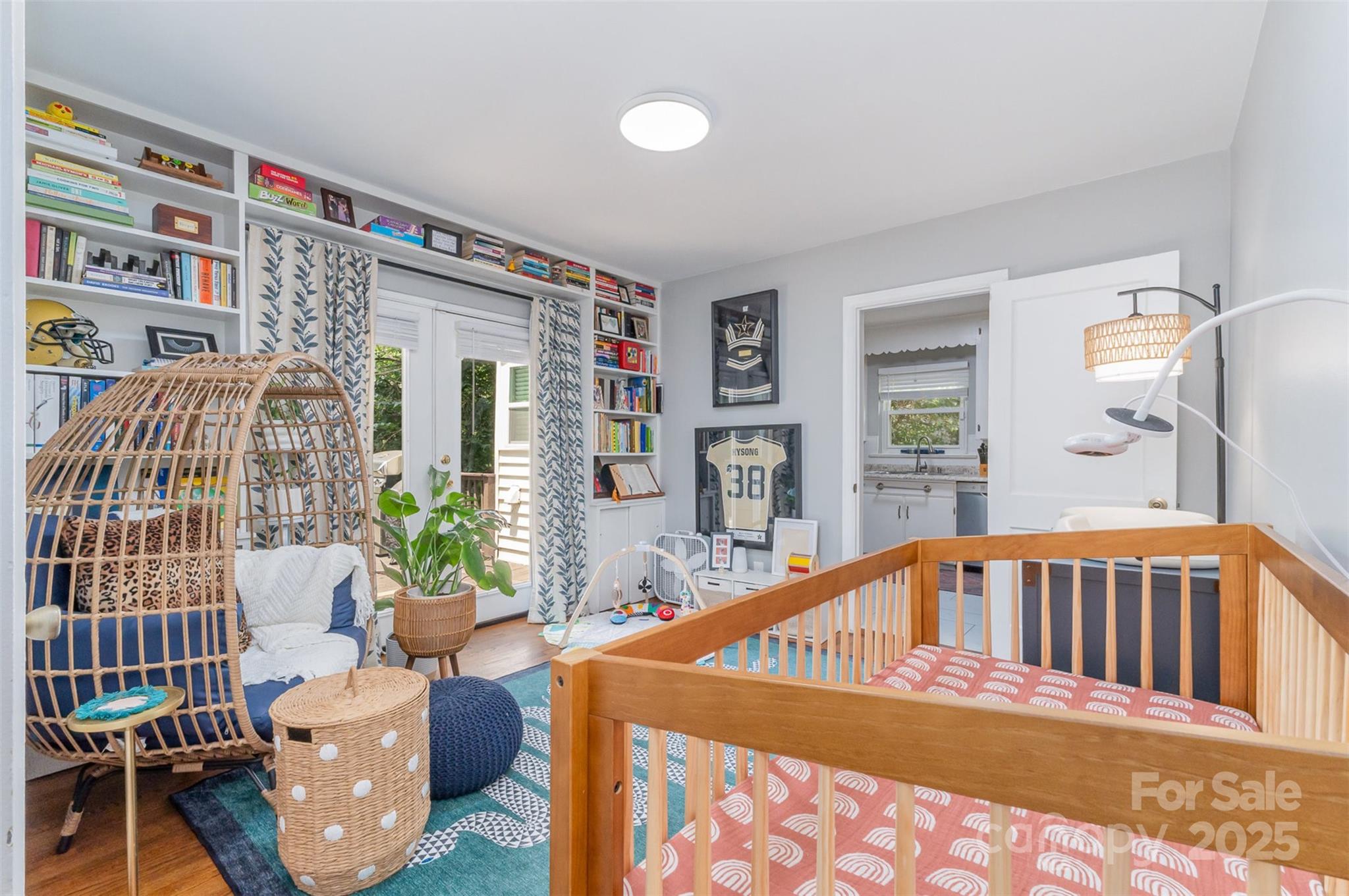 Charlotte, North Carolina 28205, United States, 3 Bedrooms Bedrooms, ,1 BathroomBathrooms,Residential,Active,184025