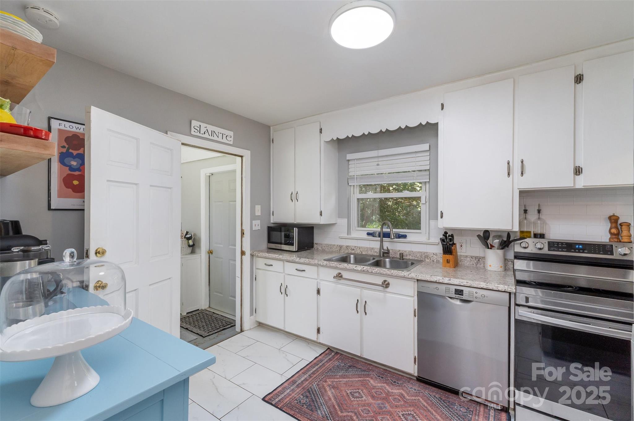 Charlotte, North Carolina 28205, United States, 3 Bedrooms Bedrooms, ,1 BathroomBathrooms,Residential,Active,184025