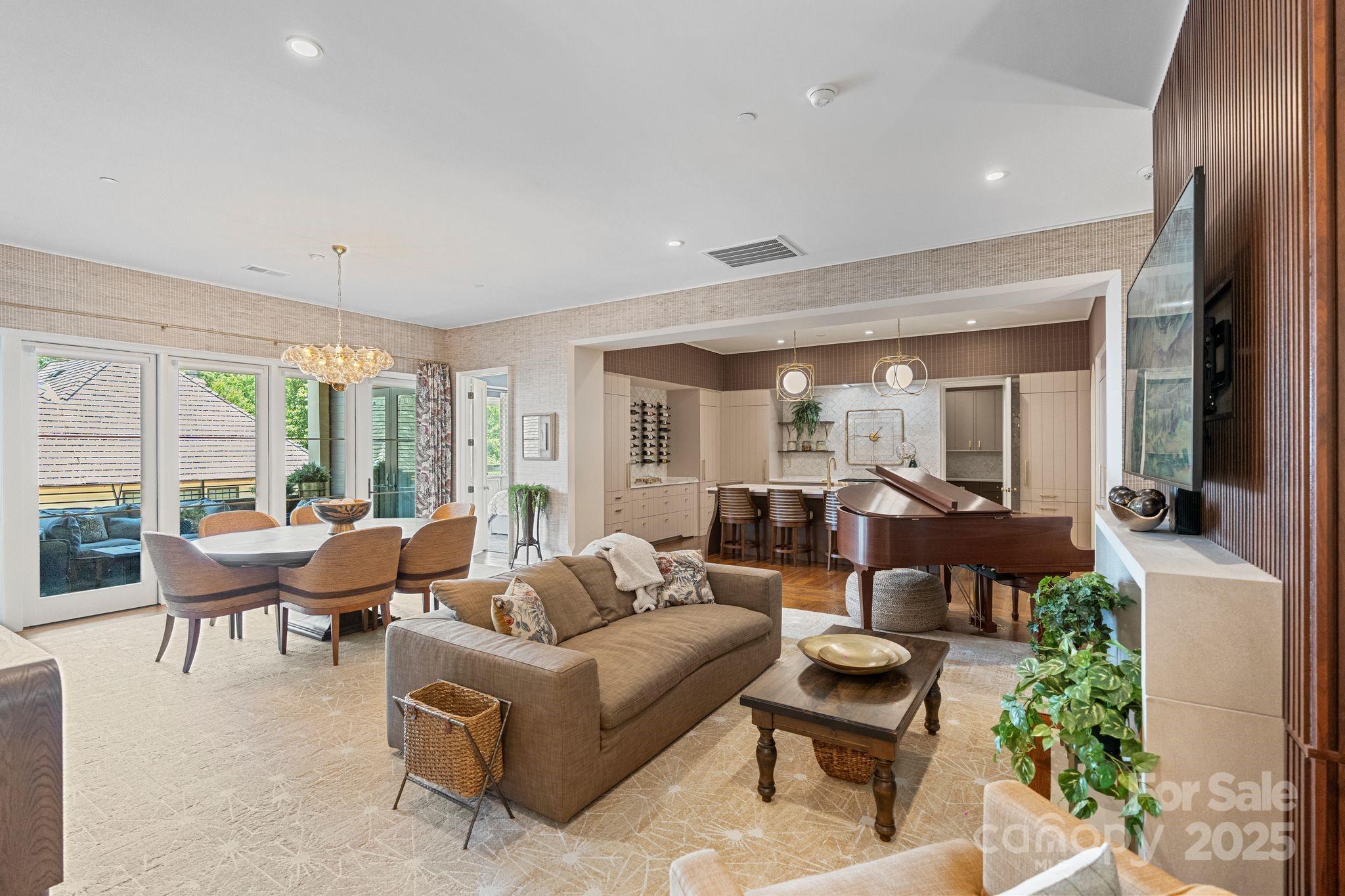 1172 Queens Road