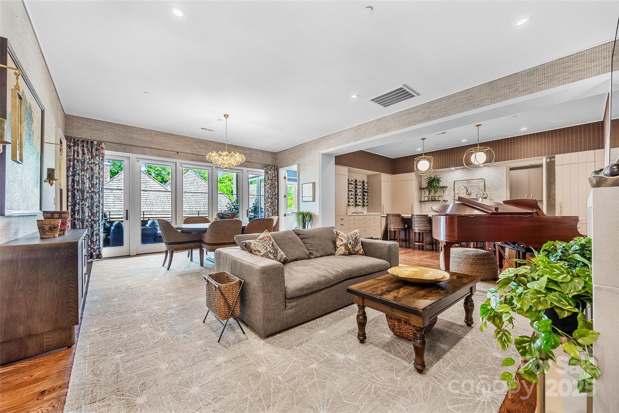 1172 Queens Road