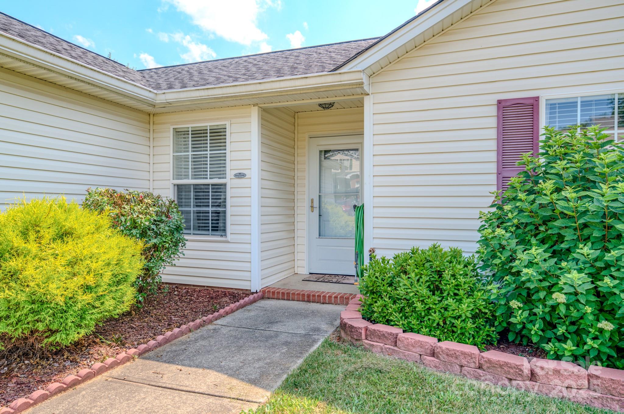 1975 8th Street Lane SE