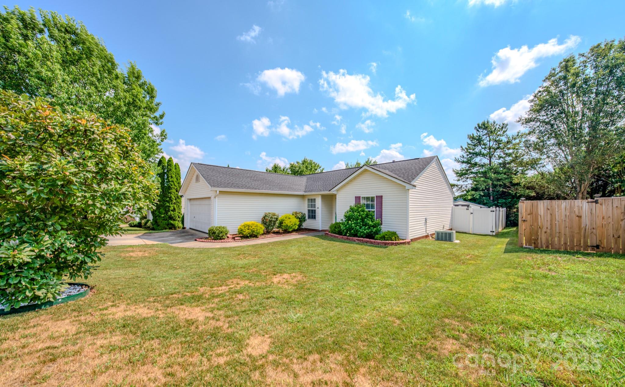 1975 8th Street Lane SE