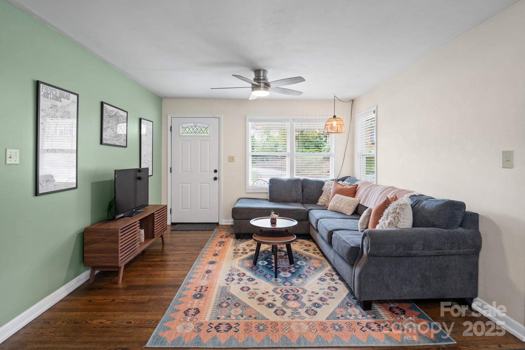 970 W Chapel Road