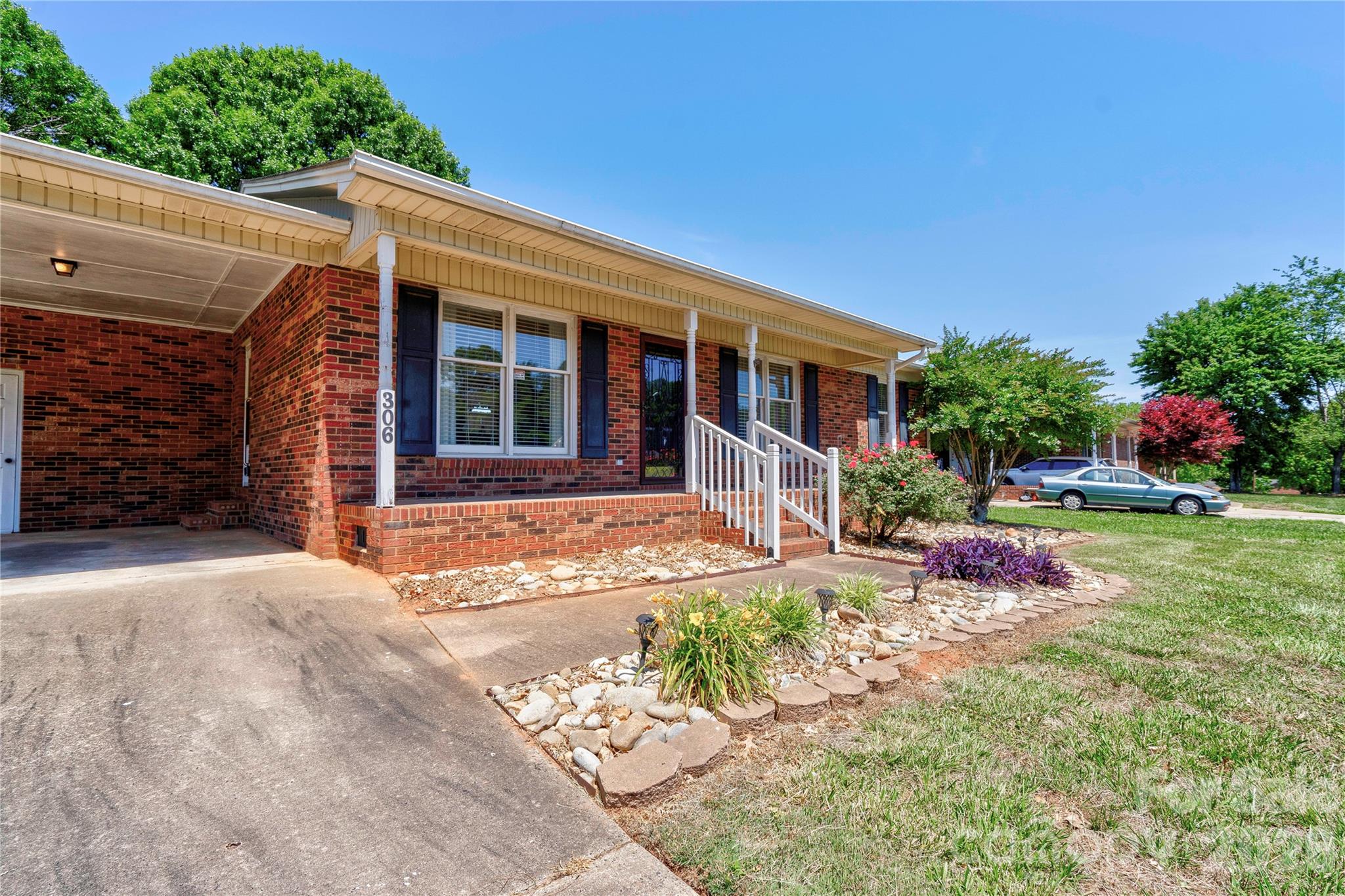 306 Southglenn Drive