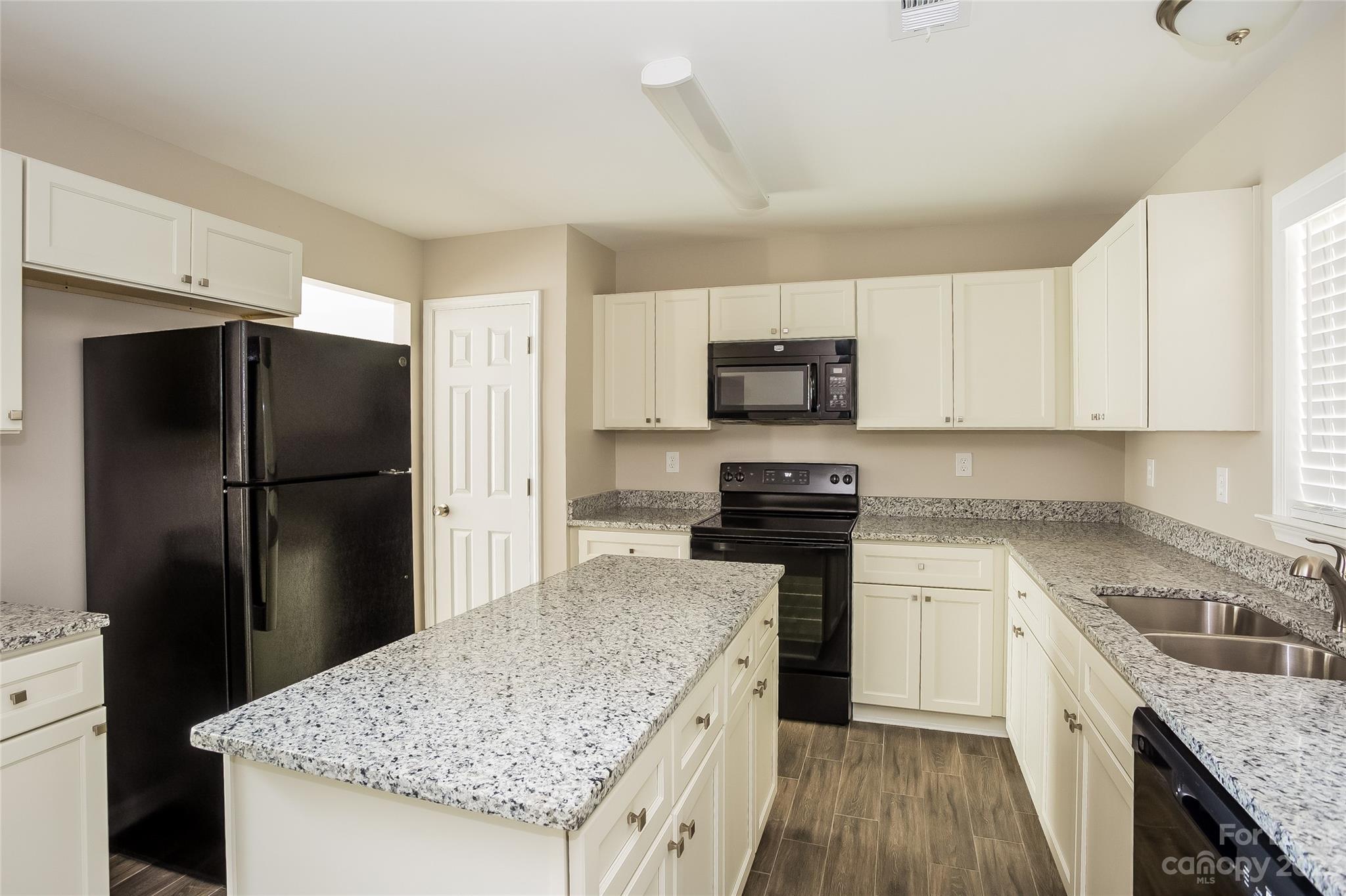 Riverwalk - Residential Lease