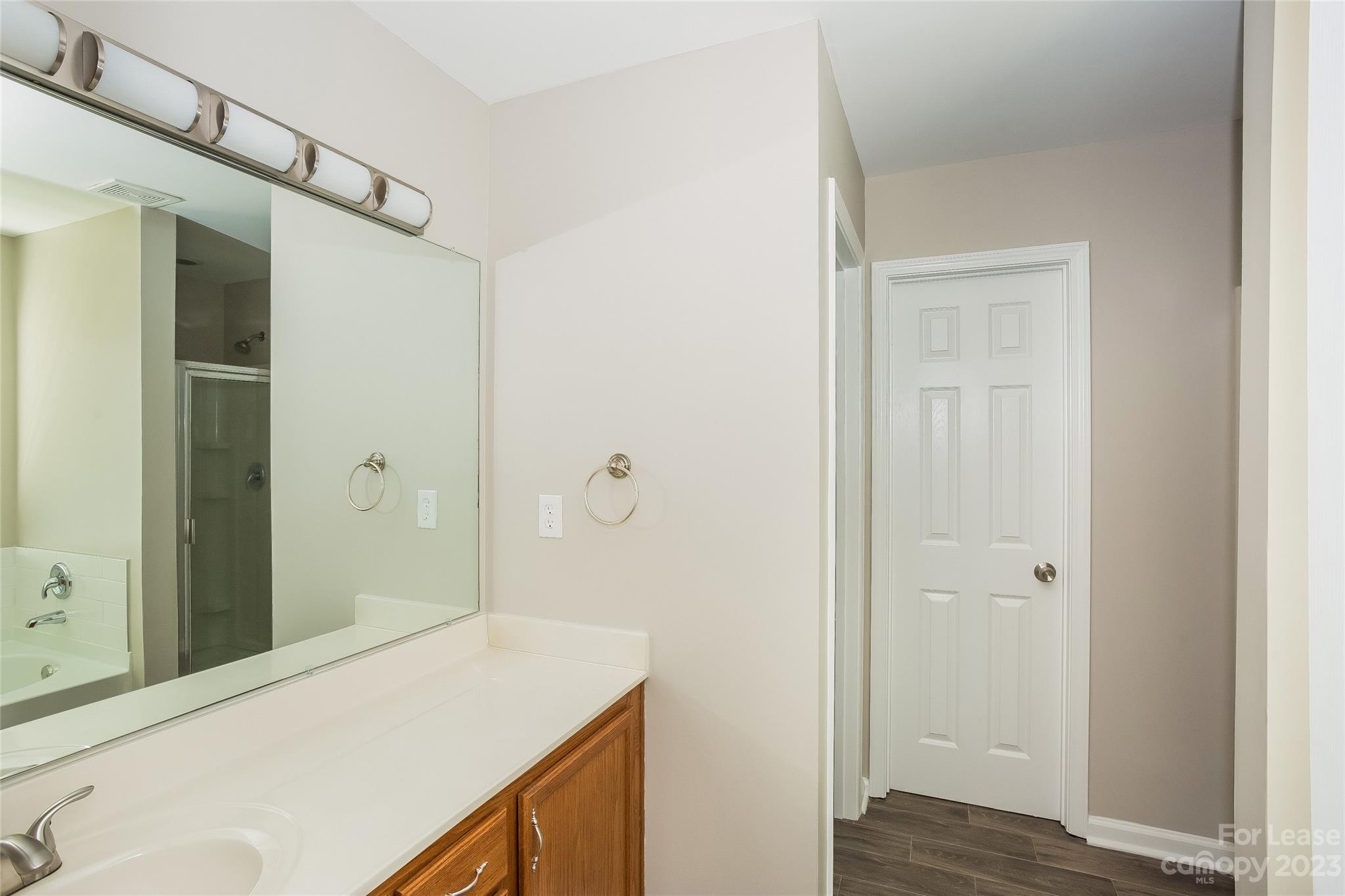 Riverwalk - Residential Lease