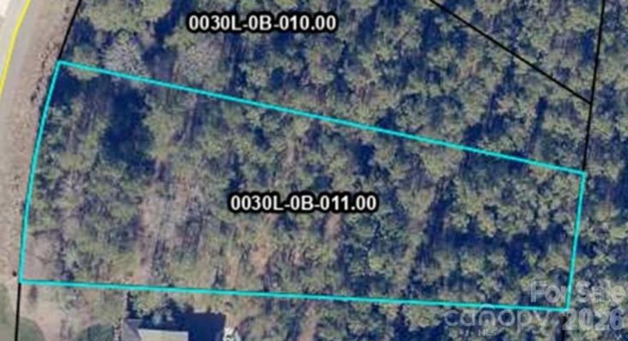 Awesome homesite in Riverchase Estates to build the custom home you envision.  The homesite is a blank canvas to create your peaceful outdoor retreat in the midst of one of the area's most sought after communities. Tucked into the trees, create your individual landscape of privacy and beauty. Inside the gates of Riverchase Estates is a lifestyle of tranquility surrounded by nature and private-access resort amenities. Enjoy river access via walking trails for picnics and water sports. Private access to the $4m club amenities with fitness center, pool pickleball/tennis courts and more. Learn more here www.riverchaseestates.com/amenities   
Only minutes from shopping, dining and medical access, possess the best of both worlds. Bring the builder of your choice and experience some of the lowest property taxes in the nation. Invest in your future with a home and location that will hold its value. Life is spectacular in Riverchase Estates. Step into your best life today.