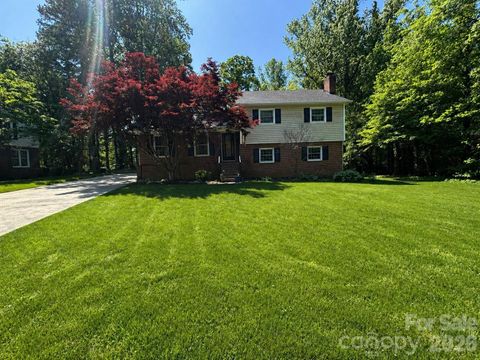 Photo of 119 Cliffwood Circle, Mooresville, NC 28115 (MLS # 4368914)