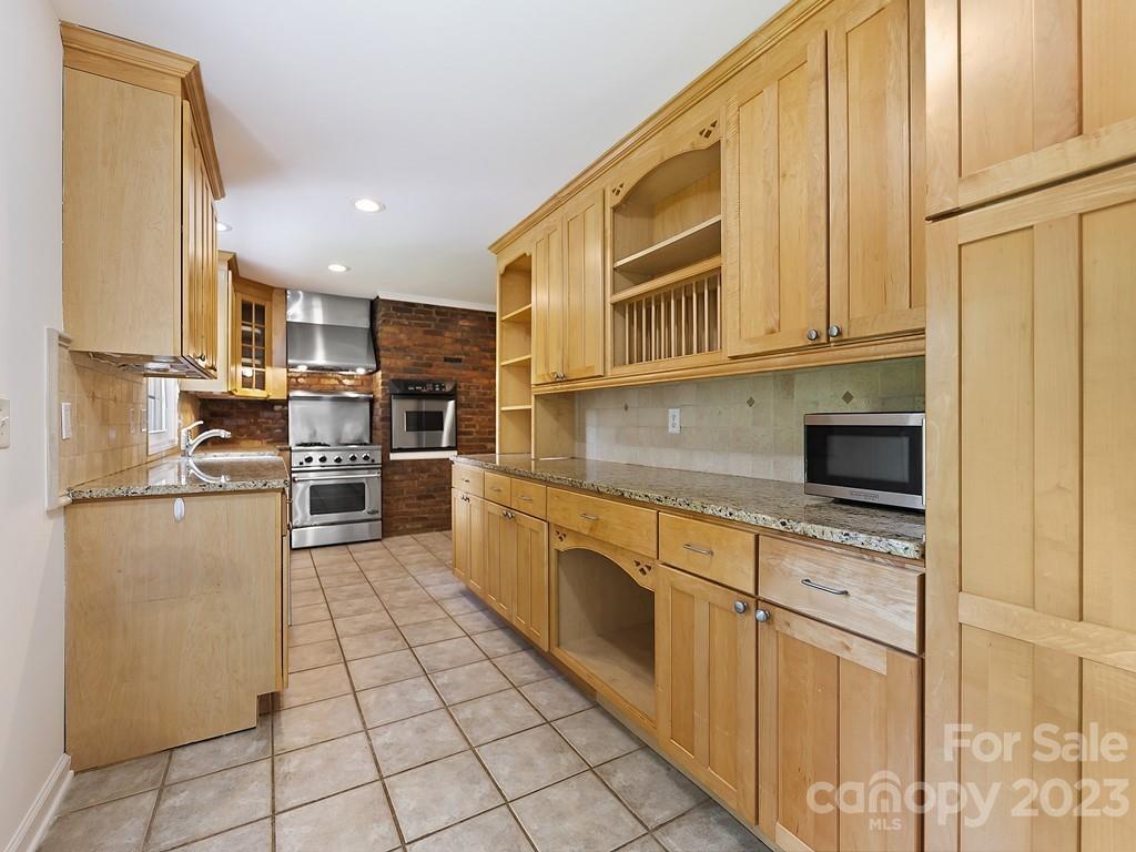 Beverly Woods - Residential