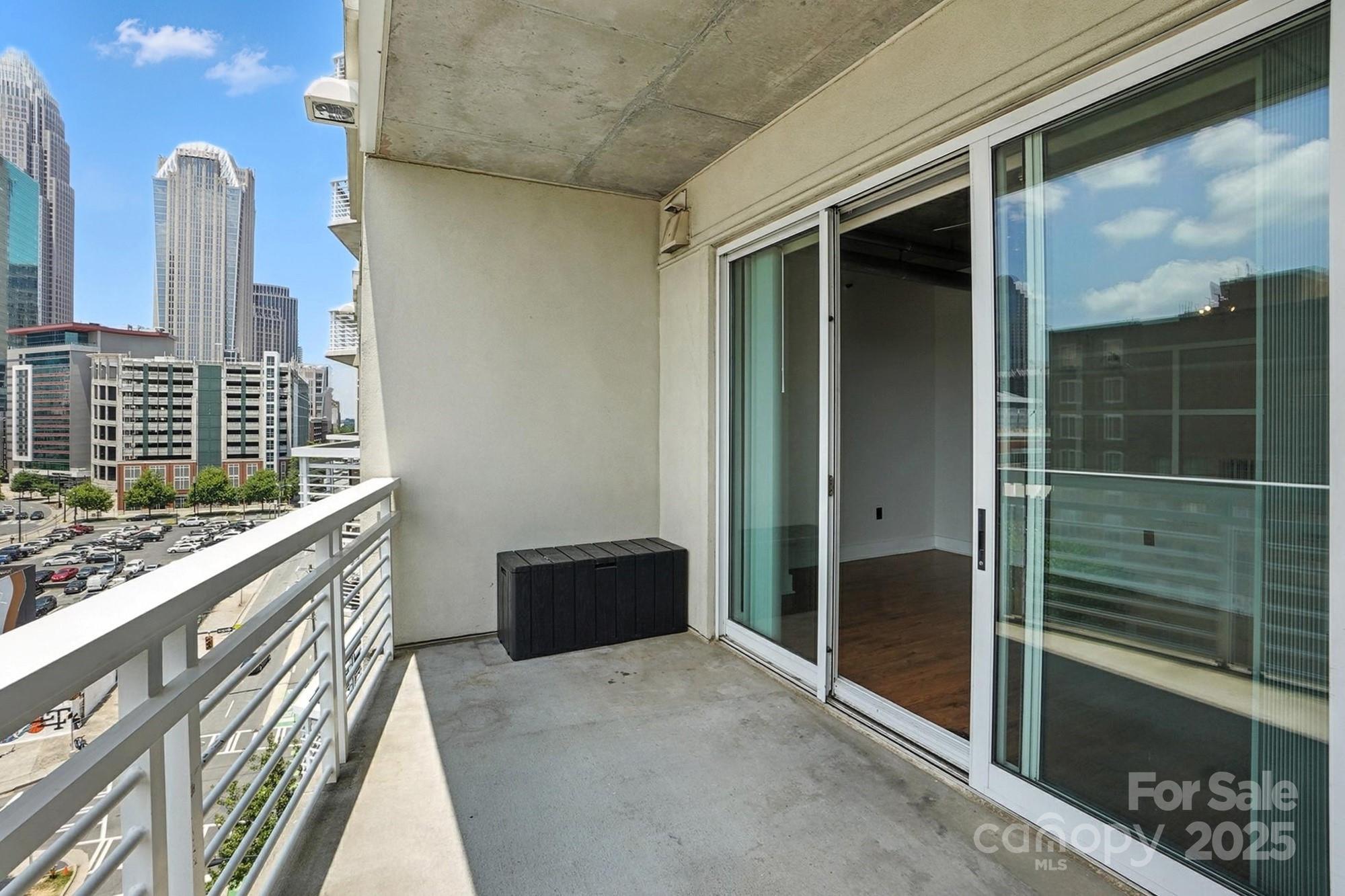 Courtside - Residential