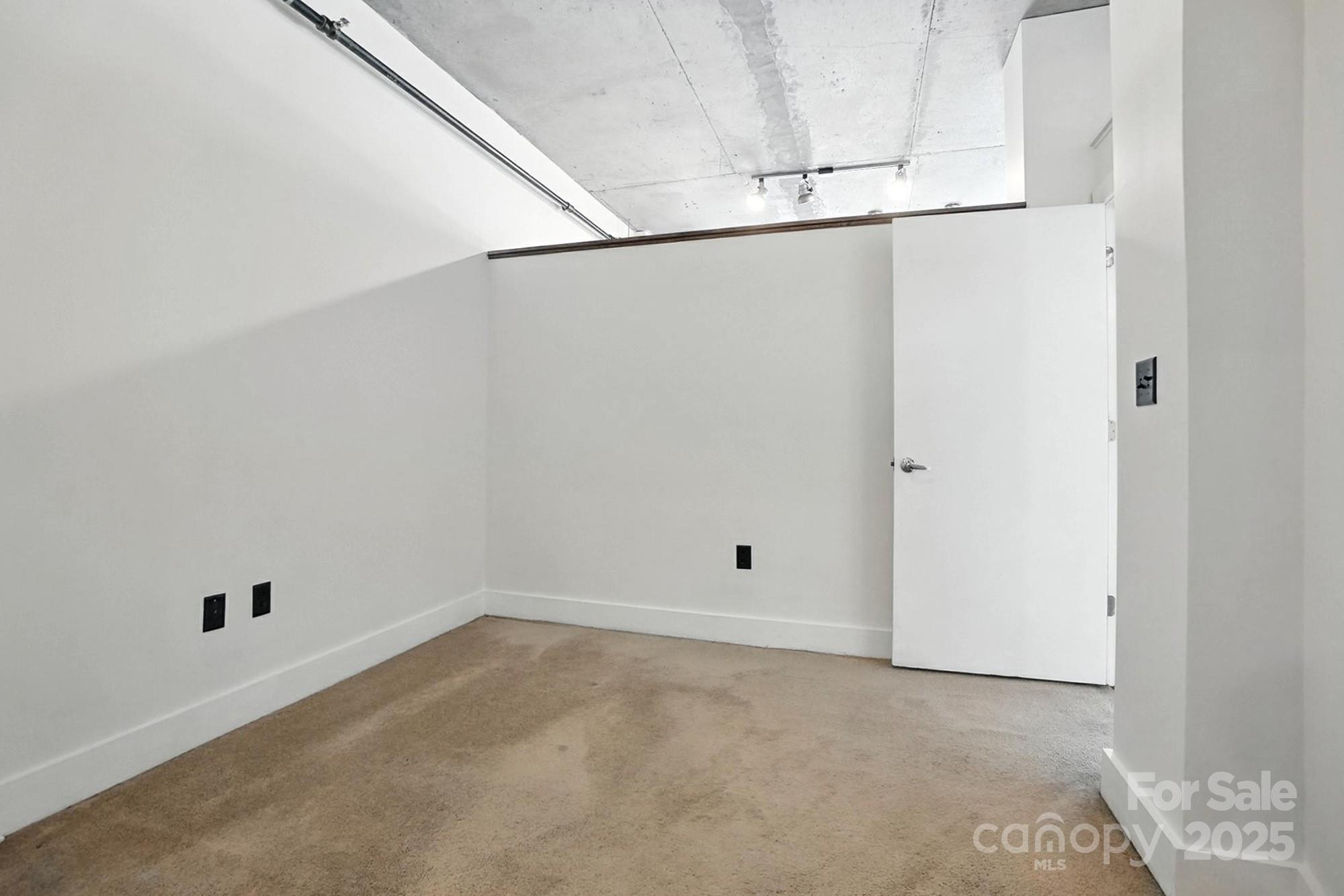 Courtside - Residential