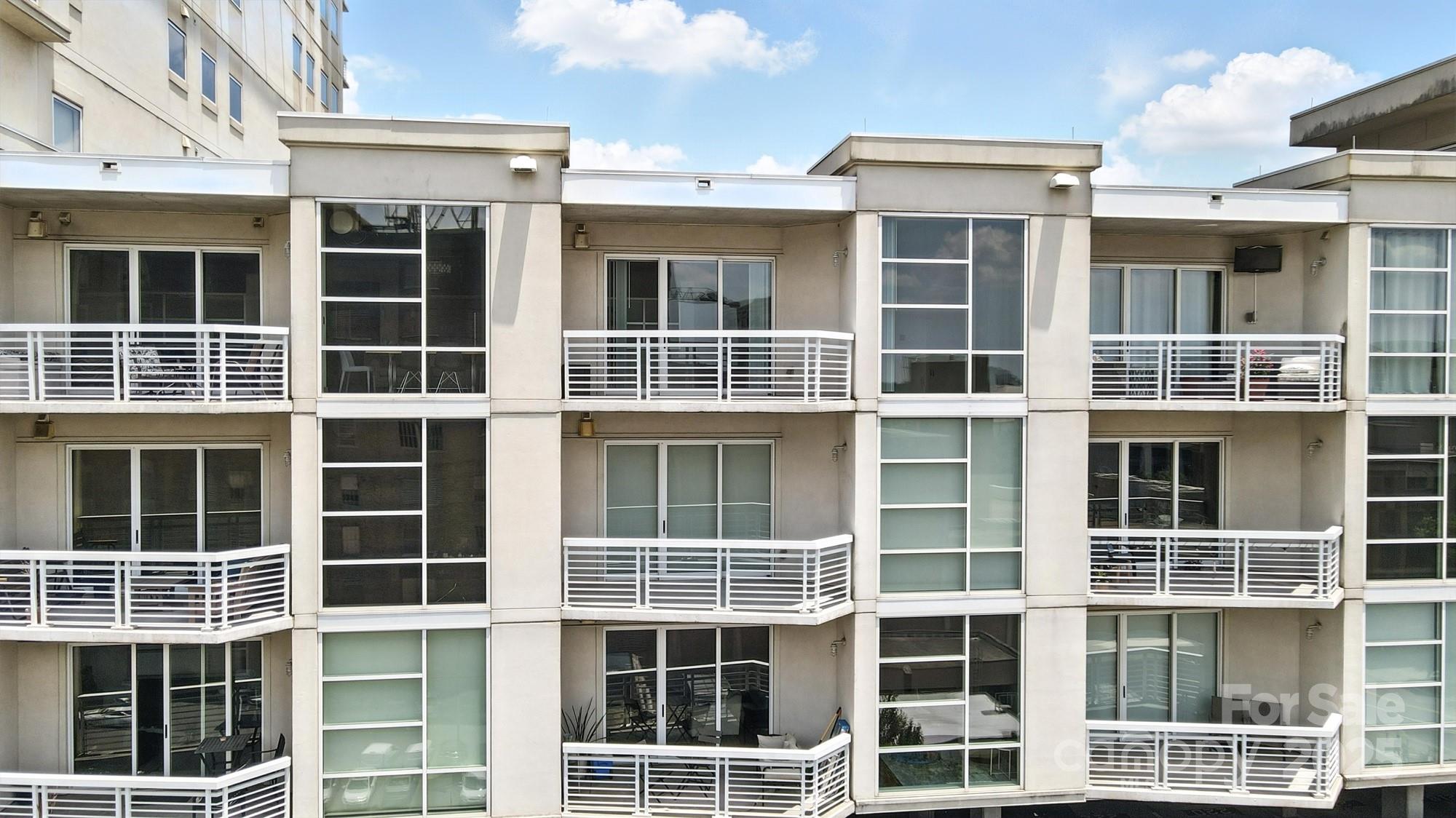 505 E 6th Street 908