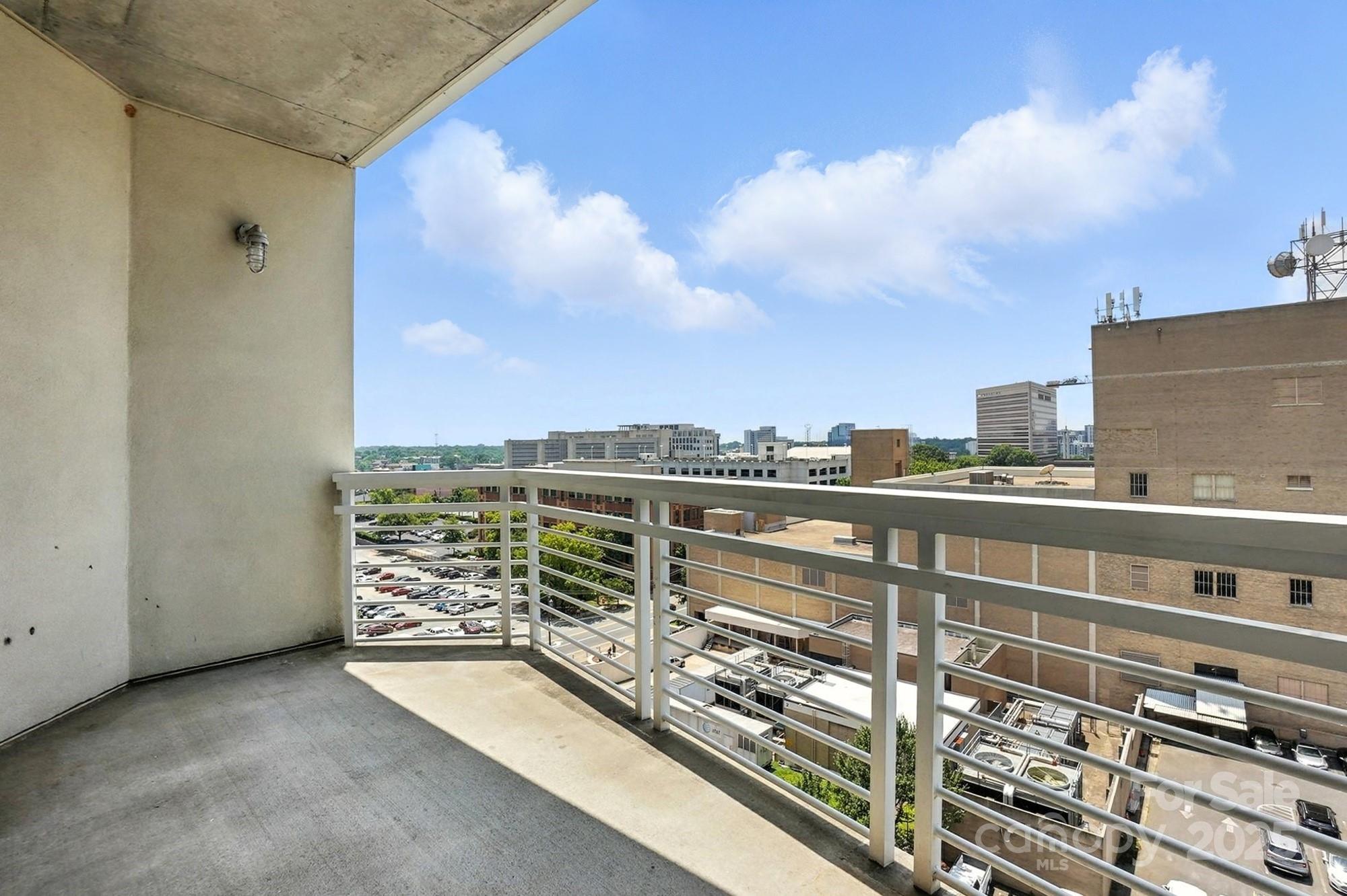 Courtside - Residential