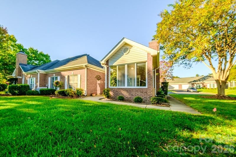8562 Highland Glen Drive