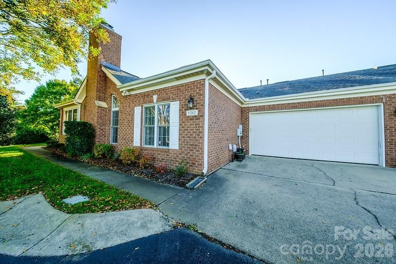 8562 Highland Glen Drive