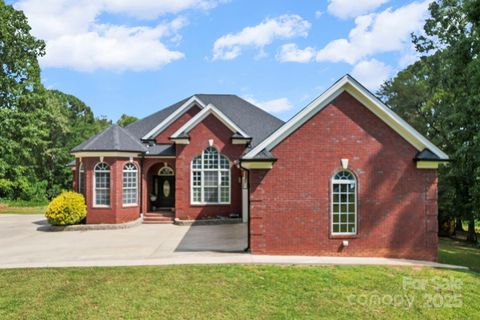 125 country creek Drive Kings Mountain NC 28086