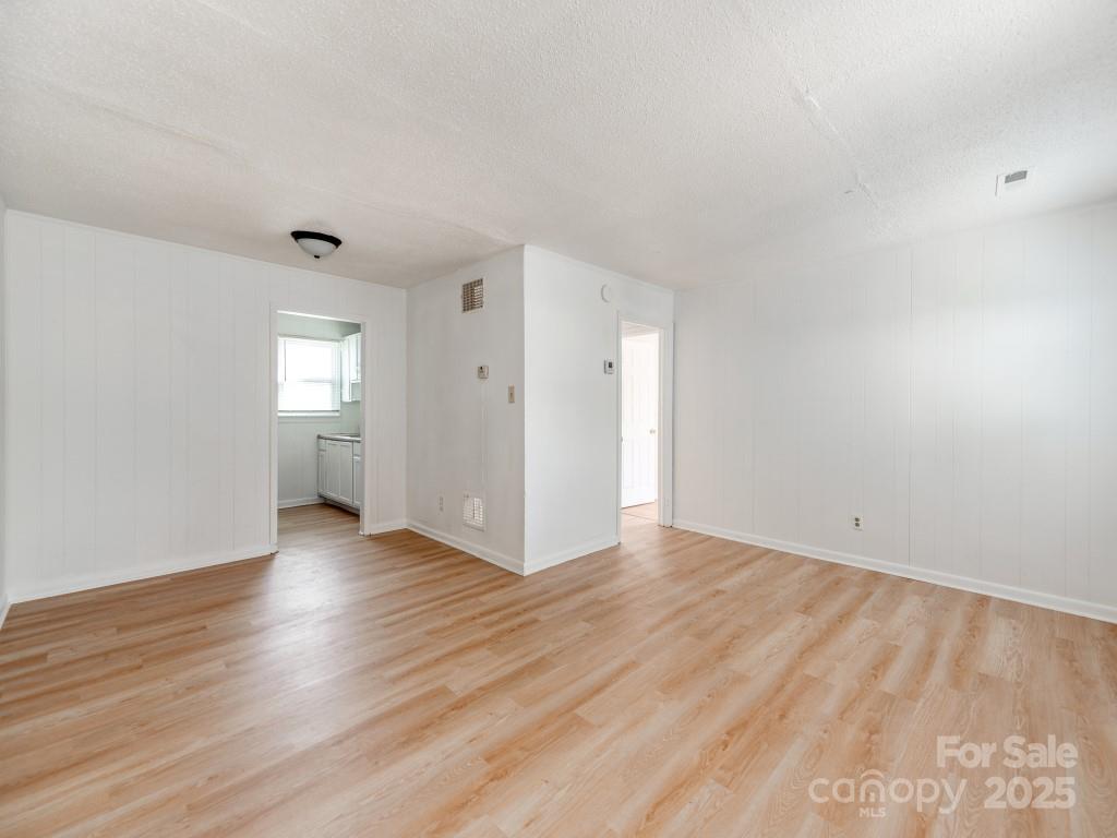 1207 Bose Avenue