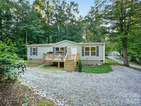 Photo of 117 Eade Road, Hendersonville, NC 28792 (MLS # 4422489)