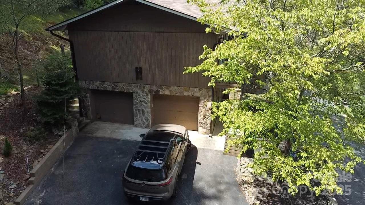 670 Picnic Way