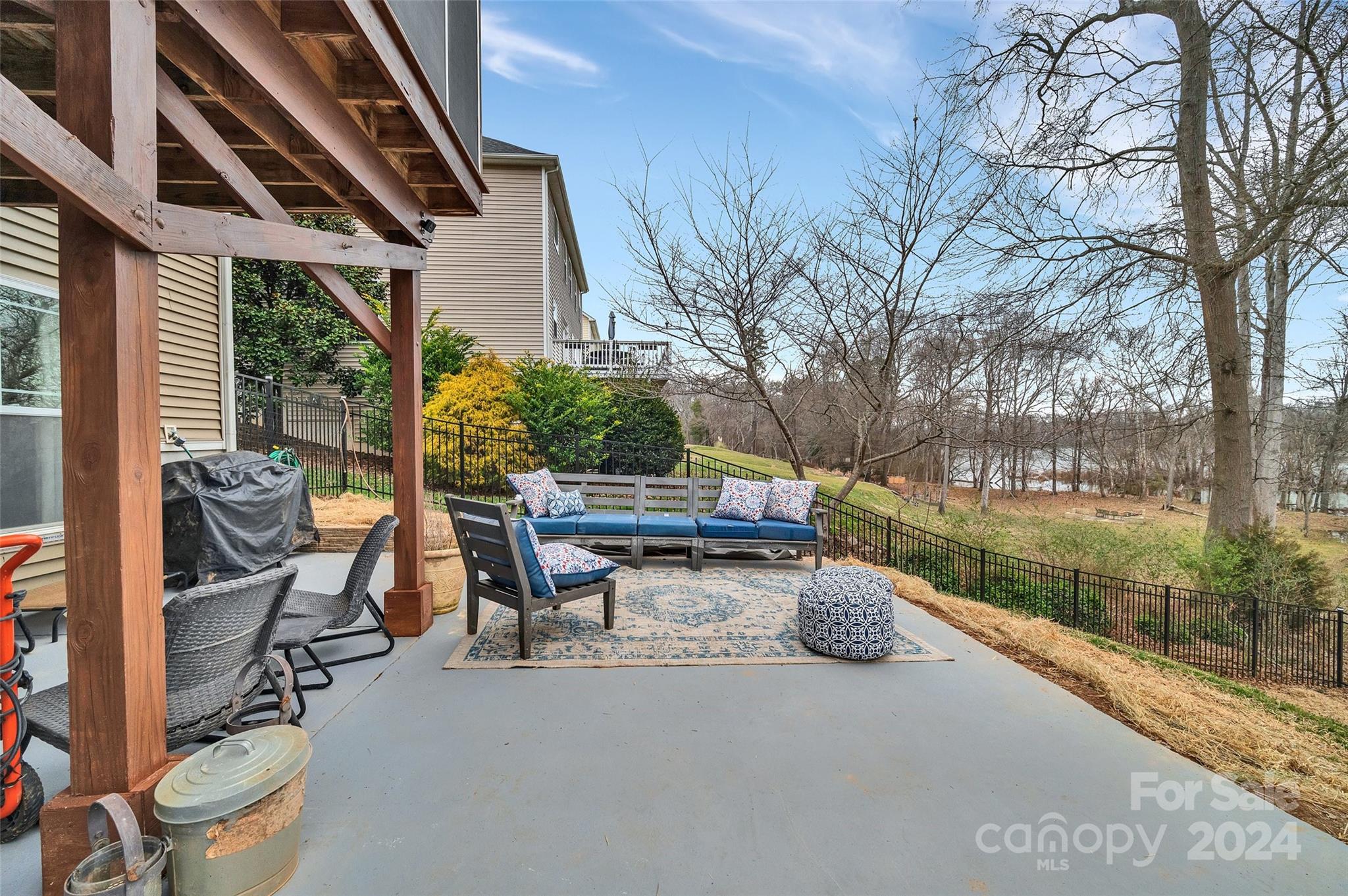 Riverfront - Residential