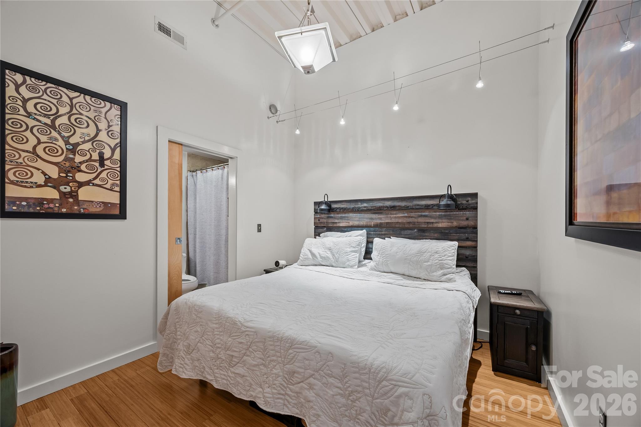 12 S Lexington Avenue 401