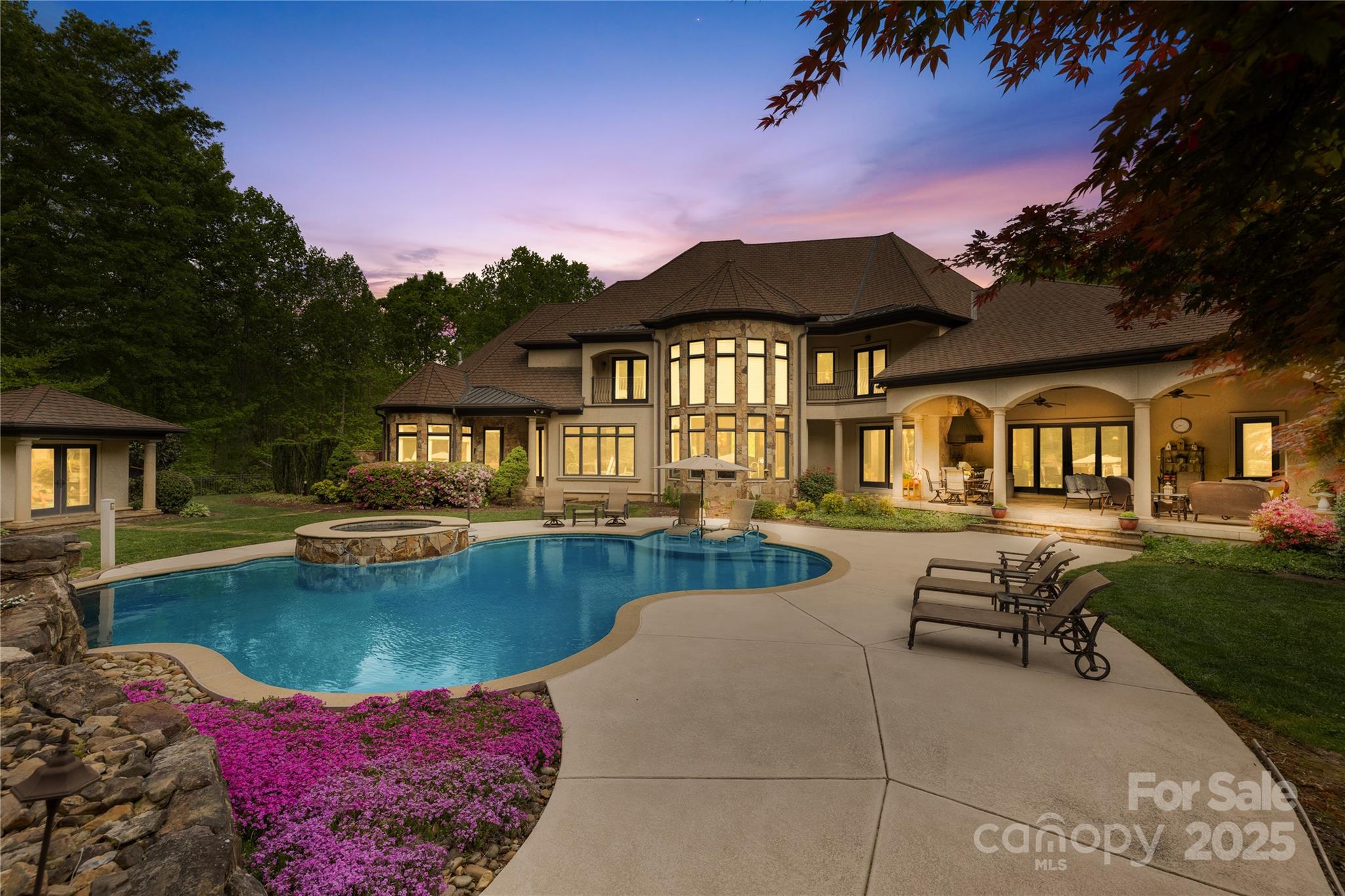 8451 Ridgewood Road