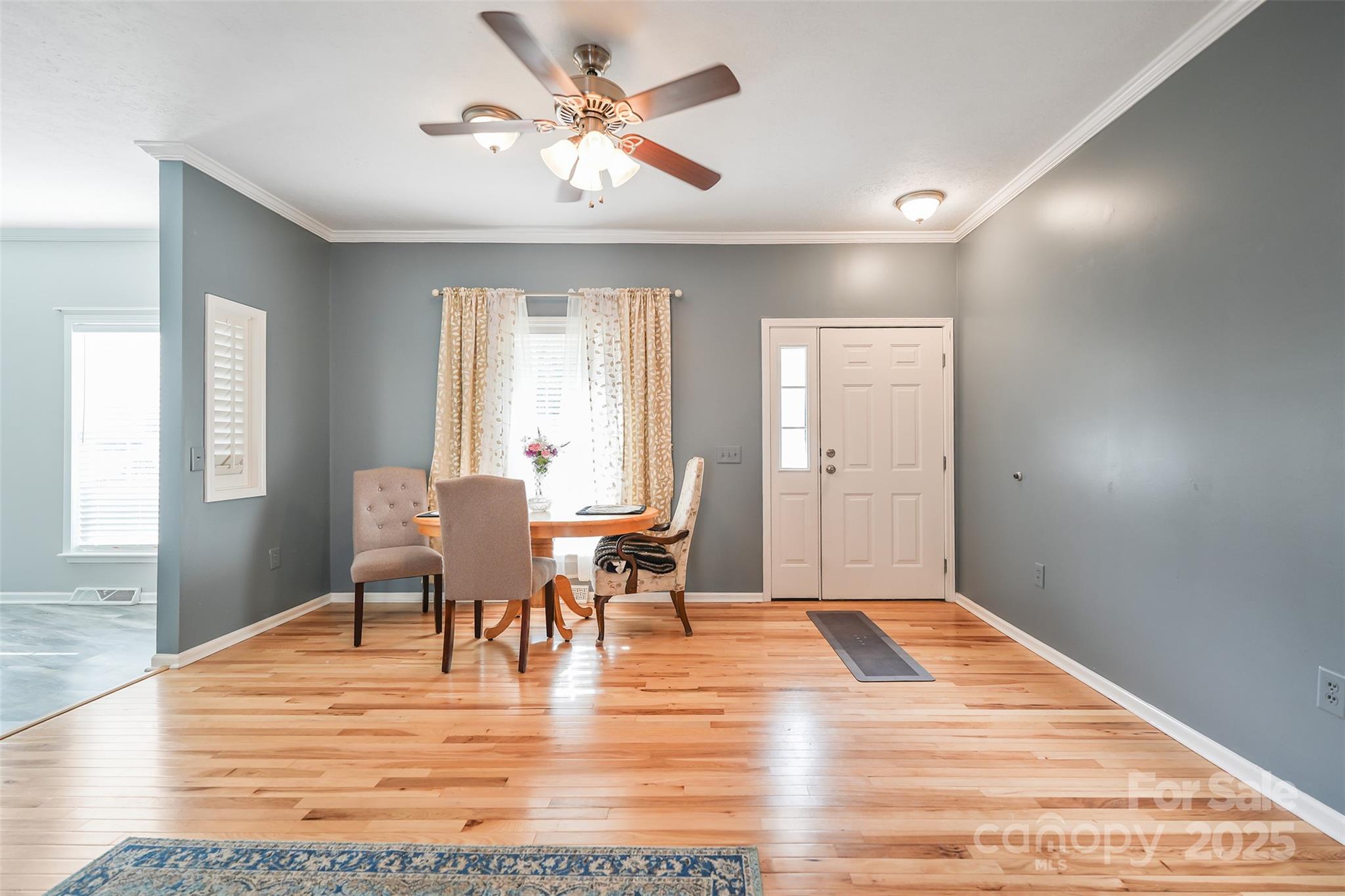 2864 Sweeping Pine Lane
