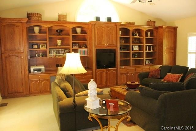 Meadow Lakes II - Residential