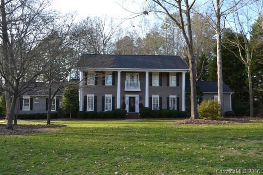 This beautiful, spacious custom built home is great for entertaining! Home is on .90 acres with fenced in back yard. Kitchen has granite countertops, upgraded cabinets, built-in desk and a breakfast area. Home has a wood burning fireplace in a lovely FR, formal DR, plantation shutters and a formal LR. Beautiful master bedroom and a master bath with dual sinks and garden tub for your relaxation. A sunroom is off the breakfast area and family room, perfect for enjoying your morning coffee!