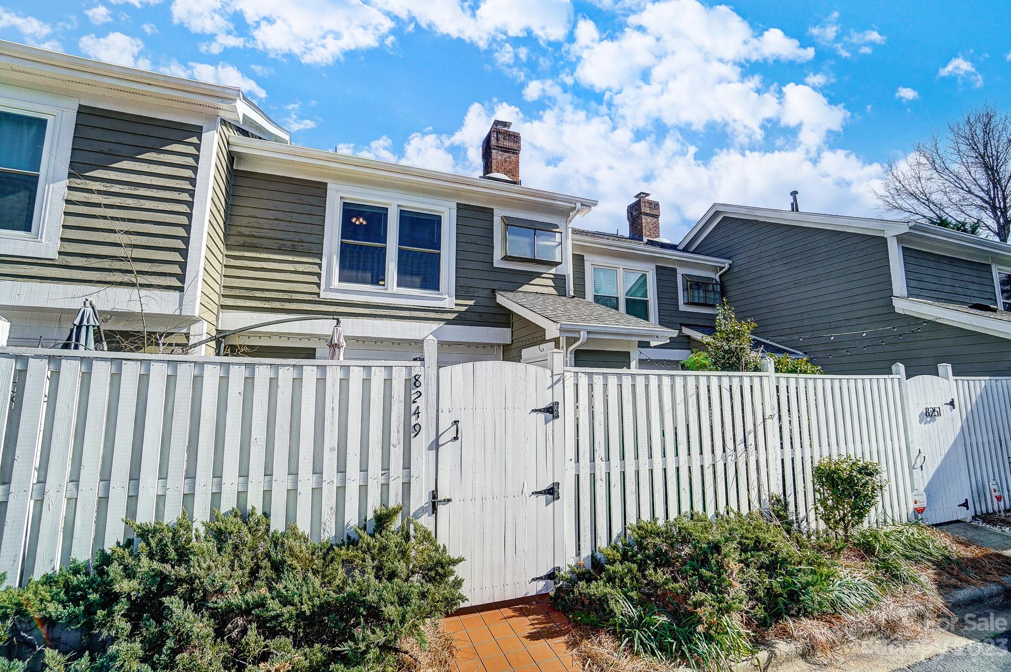 Gates At Quail Hollow - Residential