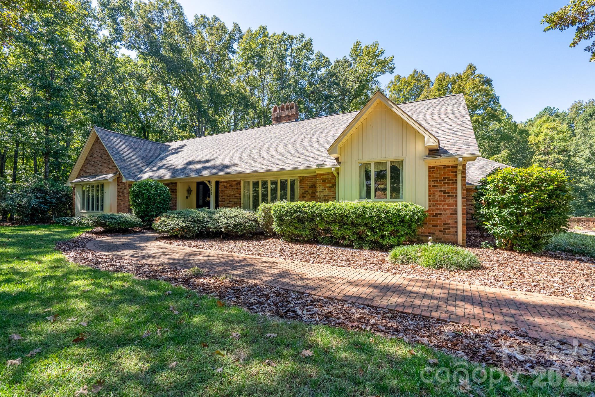 1515 Holbrook Court