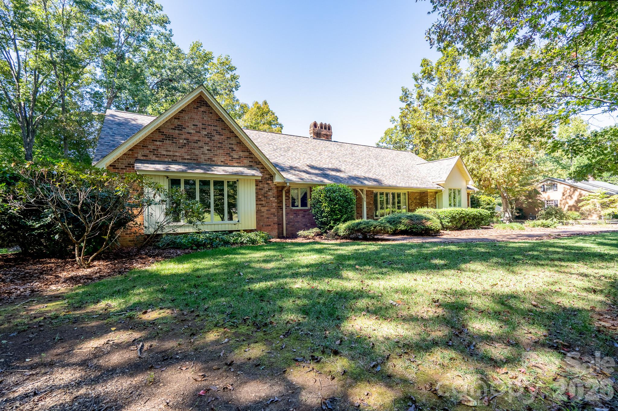 1515 Holbrook Court