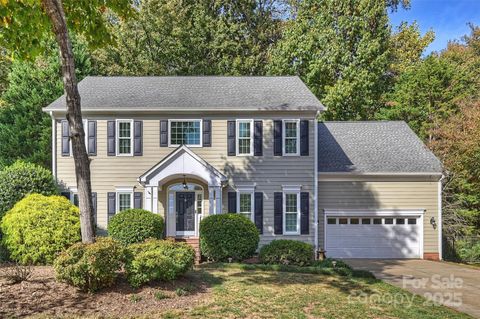 Photo of 5604 Flowering Dogwood Lane, Charlotte, NC 28270 (MLS # 4297340) Photo of 5604 Flowering Dogwood Lane, Charlotte, NC 28270 (MLS # 4297340)